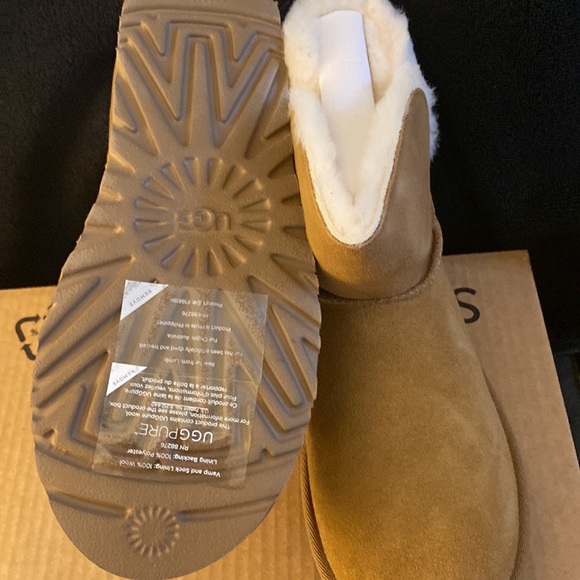 - UGG Karel Boots - Picture 6 of 7